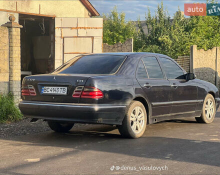 Синий Мерседес Е-Класс, объемом двигателя 3.2 л и пробегом 377 тыс. км за 4200 $, фото 1 на Automoto.ua