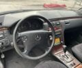 Синий Мерседес Е-Класс, объемом двигателя 2.1 л и пробегом 615 тыс. км за 4000 $, фото 8 на Automoto.ua