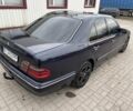 Синий Мерседес Е-Класс, объемом двигателя 2.1 л и пробегом 615 тыс. км за 4000 $, фото 6 на Automoto.ua