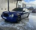 Синий Мерседес Е-Класс, объемом двигателя 2.2 л и пробегом 400 тыс. км за 1500 $, фото 1 на Automoto.ua