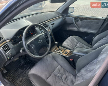 Синій Мерседес Е-Клас, об'ємом двигуна 2.69 л та пробігом 299 тис. км за 2999 $, фото 9 на Automoto.ua