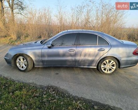 Синий Мерседес Е-Класс, объемом двигателя 3.2 л и пробегом 378 тыс. км за 11900 $, фото 14 на Automoto.ua