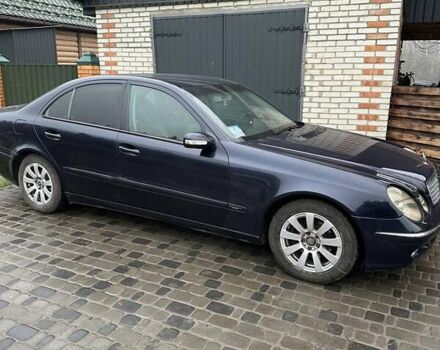 Синий Мерседес Е-Класс, объемом двигателя 2.7 л и пробегом 320 тыс. км за 5500 $, фото 2 на Automoto.ua