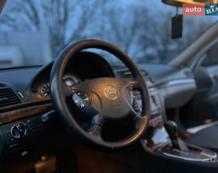 Синій Мерседес Е-Клас, об'ємом двигуна 2.6 л та пробігом 300 тис. км за 5250 $, фото 37 на Automoto.ua