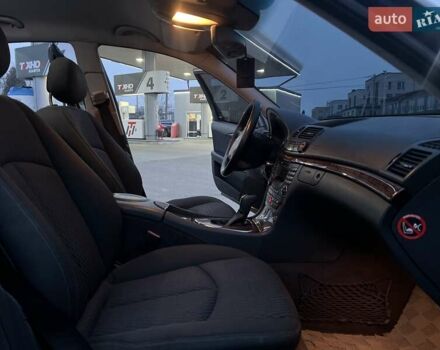 Синій Мерседес Е-Клас, об'ємом двигуна 2.6 л та пробігом 300 тис. км за 5250 $, фото 53 на Automoto.ua