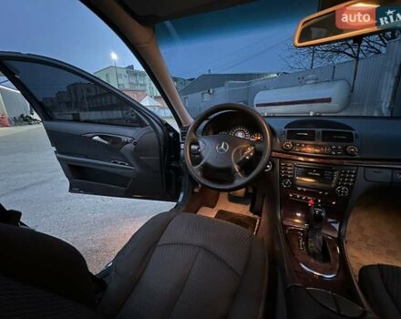 Синій Мерседес Е-Клас, об'ємом двигуна 2.6 л та пробігом 300 тис. км за 5250 $, фото 64 на Automoto.ua