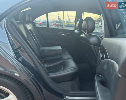 Синій Мерседес Е-Клас, об'ємом двигуна 3.2 л та пробігом 310 тис. км за 6800 $, фото 13 на Automoto.ua