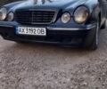 Синій Мерседес Е-Клас, об'ємом двигуна 2 л та пробігом 330 тис. км за 4400 $, фото 7 на Automoto.ua