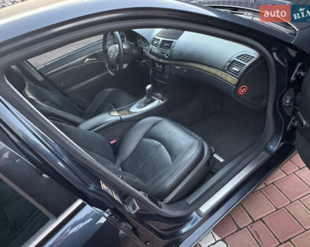 Синій Мерседес Е-Клас, об'ємом двигуна 3.2 л та пробігом 310 тис. км за 6800 $, фото 15 на Automoto.ua