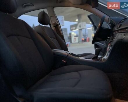 Синій Мерседес Е-Клас, об'ємом двигуна 2.6 л та пробігом 300 тис. км за 5250 $, фото 54 на Automoto.ua