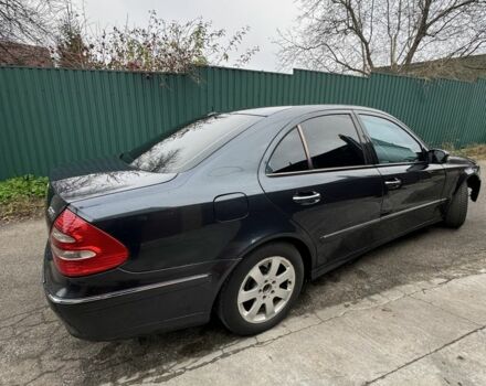 Синий Мерседес Е-Класс, объемом двигателя 2.7 л и пробегом 384 тыс. км за 3350 $, фото 2 на Automoto.ua