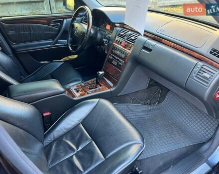 Синій Мерседес Е-Клас, об'ємом двигуна 2.8 л та пробігом 241 тис. км за 8490 $, фото 20 на Automoto.ua