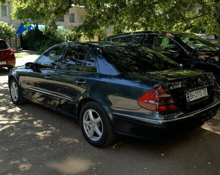 Синий Мерседес Е-Класс, объемом двигателя 2.2 л и пробегом 383 тыс. км за 6500 $, фото 2 на Automoto.ua