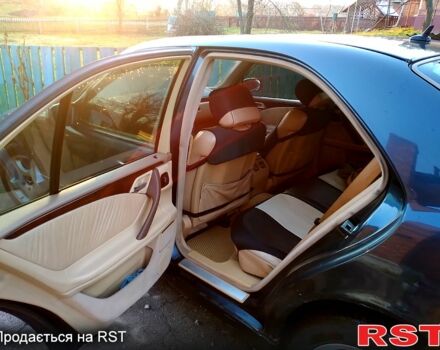 Синий Мерседес Е-Класс, объемом двигателя 2.2 л и пробегом 374 тыс. км за 4800 $, фото 5 на Automoto.ua