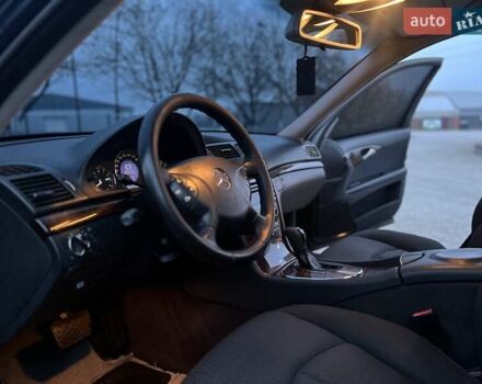 Синій Мерседес Е-Клас, об'ємом двигуна 2.6 л та пробігом 300 тис. км за 5250 $, фото 36 на Automoto.ua