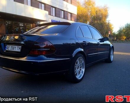 Синий Мерседес Е-Класс, объемом двигателя 2.1 л и пробегом 400 тыс. км за 6700 $, фото 2 на Automoto.ua