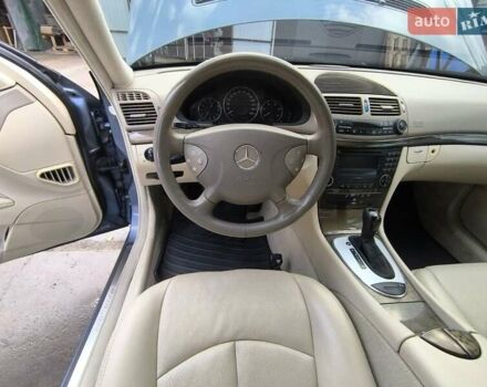 Синий Мерседес Е-Класс, объемом двигателя 3.2 л и пробегом 378 тыс. км за 11900 $, фото 30 на Automoto.ua