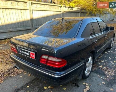 Синій Мерседес Е-Клас, об'ємом двигуна 2.8 л та пробігом 241 тис. км за 8490 $, фото 4 на Automoto.ua