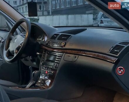 Синій Мерседес Е-Клас, об'ємом двигуна 2.6 л та пробігом 300 тис. км за 5250 $, фото 50 на Automoto.ua