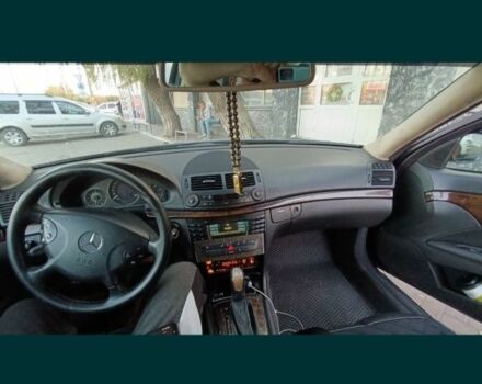 Синий Мерседес Е-Класс, объемом двигателя 2.7 л и пробегом 1000 тыс. км за 6000 $, фото 8 на Automoto.ua