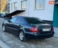 Синий Мерседес Е-Класс, объемом двигателя 2.2 л и пробегом 288 тыс. км за 5699 $, фото 4 на Automoto.ua