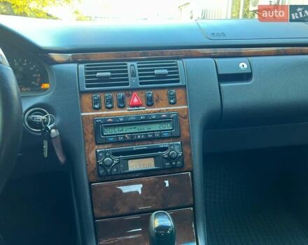 Синій Мерседес Е-Клас, об'ємом двигуна 2.8 л та пробігом 241 тис. км за 8490 $, фото 13 на Automoto.ua