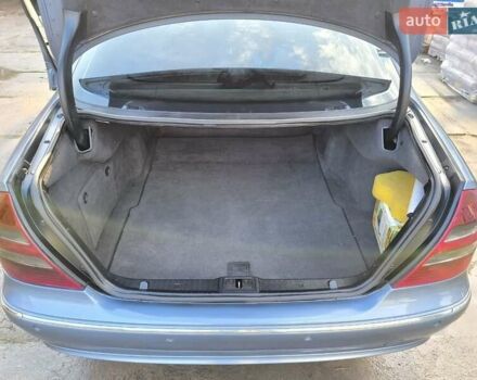 Синий Мерседес Е-Класс, объемом двигателя 3.2 л и пробегом 378 тыс. км за 11900 $, фото 28 на Automoto.ua