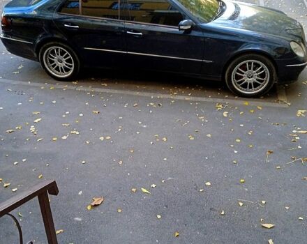 Синий Мерседес Е-Класс, объемом двигателя 2.1 л и пробегом 400 тыс. км за 6700 $, фото 6 на Automoto.ua