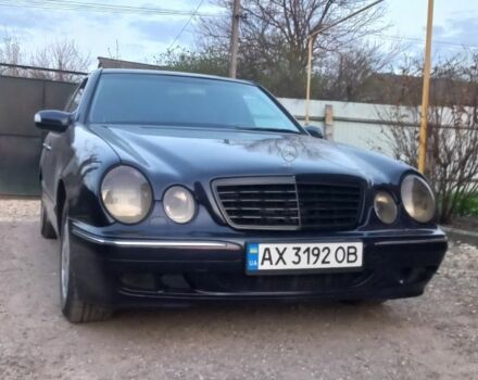 Синій Мерседес Е-Клас, об'ємом двигуна 2 л та пробігом 330 тис. км за 4400 $, фото 6 на Automoto.ua