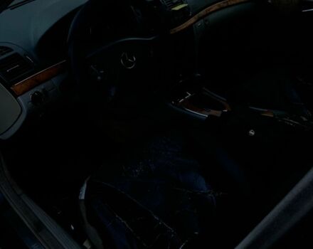 Синий Мерседес Е-Класс, объемом двигателя 2.7 л и пробегом 460 тыс. км за 6000 $, фото 7 на Automoto.ua