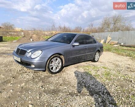 Синий Мерседес Е-Класс, объемом двигателя 3.2 л и пробегом 378 тыс. км за 11900 $, фото 17 на Automoto.ua