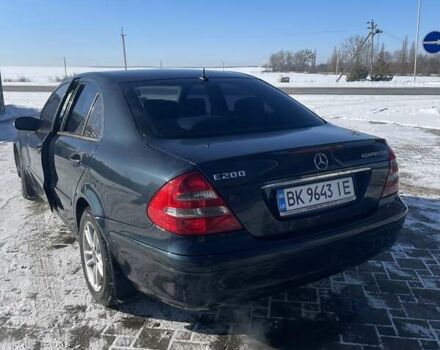 Синий Мерседес Е-Класс, объемом двигателя 1.8 л и пробегом 304 тыс. км за 5100 $, фото 1 на Automoto.ua
