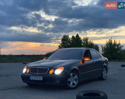 Синий Мерседес Е-Класс, объемом двигателя 2.2 л и пробегом 440 тыс. км за 4300 $, фото 2 на Automoto.ua