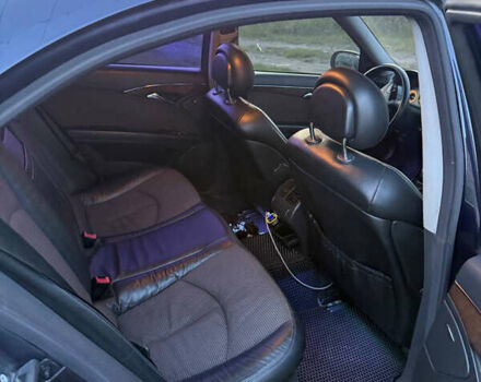 Синий Мерседес Е-Класс, объемом двигателя 2.69 л и пробегом 360 тыс. км за 4900 $, фото 7 на Automoto.ua