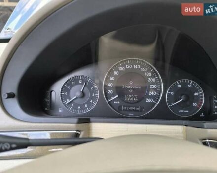 Синий Мерседес Е-Класс, объемом двигателя 3.2 л и пробегом 378 тыс. км за 11900 $, фото 39 на Automoto.ua