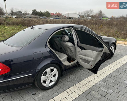 Синій Мерседес Е-Клас, об'ємом двигуна 2.6 л та пробігом 246 тис. км за 6990 $, фото 11 на Automoto.ua