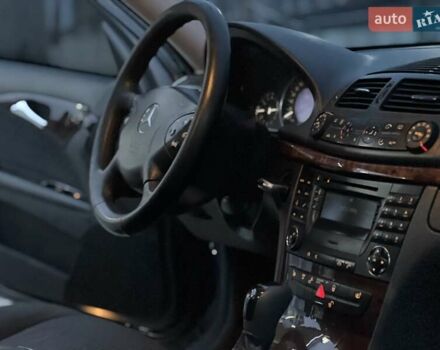 Синій Мерседес Е-Клас, об'ємом двигуна 2.6 л та пробігом 300 тис. км за 5250 $, фото 51 на Automoto.ua
