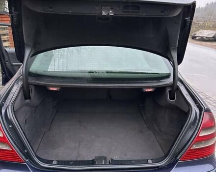 Синий Мерседес Е-Класс, объемом двигателя 2.7 л и пробегом 320 тыс. км за 5500 $, фото 8 на Automoto.ua