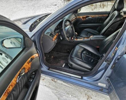 Синий Мерседес Е-Класс, объемом двигателя 2.7 л и пробегом 400 тыс. км за 2800 $, фото 8 на Automoto.ua