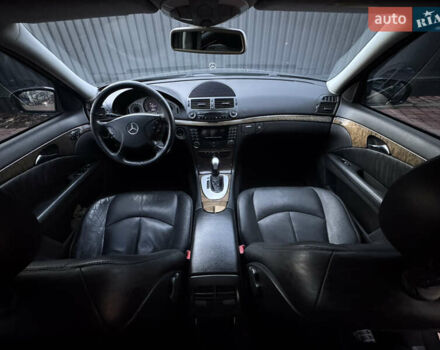 Синій Мерседес Е-Клас, об'ємом двигуна 3.2 л та пробігом 310 тис. км за 6800 $, фото 17 на Automoto.ua