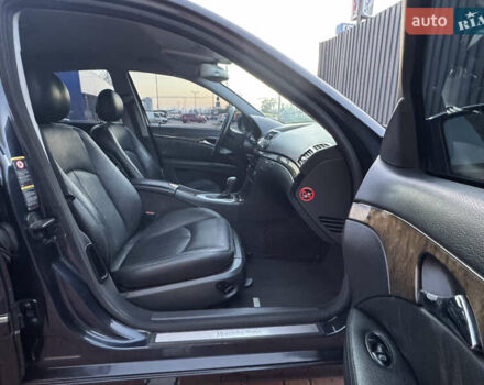 Синій Мерседес Е-Клас, об'ємом двигуна 3.2 л та пробігом 310 тис. км за 6800 $, фото 14 на Automoto.ua