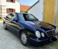 Синій Мерседес Е-Клас, об'ємом двигуна 2 л та пробігом 300 тис. км за 5500 $, фото 2 на Automoto.ua