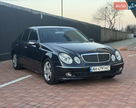 Синій Мерседес Е-Клас, об'ємом двигуна 3.2 л та пробігом 310 тис. км за 6800 $, фото 1 на Automoto.ua