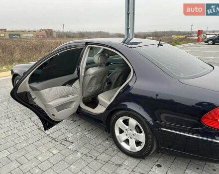 Синій Мерседес Е-Клас, об'ємом двигуна 2.6 л та пробігом 246 тис. км за 6990 $, фото 9 на Automoto.ua