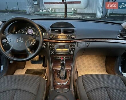 Синій Мерседес Е-Клас, об'ємом двигуна 2.6 л та пробігом 300 тис. км за 5250 $, фото 56 на Automoto.ua
