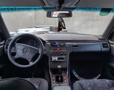 Синій Мерседес Е-Клас, об'ємом двигуна 0 л та пробігом 777 тис. км за 799 $, фото 4 на Automoto.ua