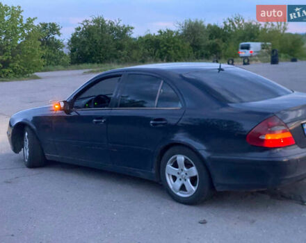 Синий Мерседес Е-Класс, объемом двигателя 2.2 л и пробегом 440 тыс. км за 4300 $, фото 1 на Automoto.ua