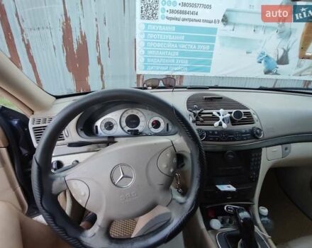 Синий Мерседес Е-Класс, объемом двигателя 2.69 л и пробегом 360 тыс. км за 5050 $, фото 12 на Automoto.ua