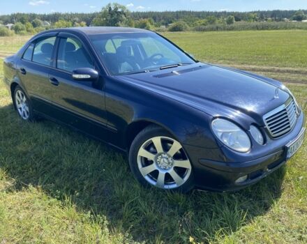 Синий Мерседес Е-Класс, объемом двигателя 2.1 л и пробегом 246 тыс. км за 6000 $, фото 2 на Automoto.ua