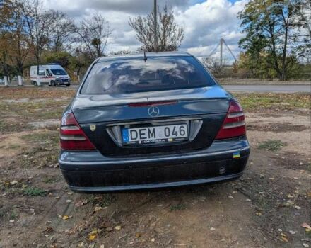 Синій Мерседес Е-Клас, об'ємом двигуна 2.2 л та пробігом 400 тис. км за 3837 $, фото 4 на Automoto.ua